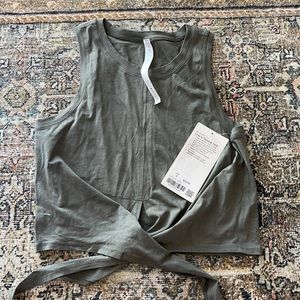 Brand new with tags lululemon muscle tank sz4